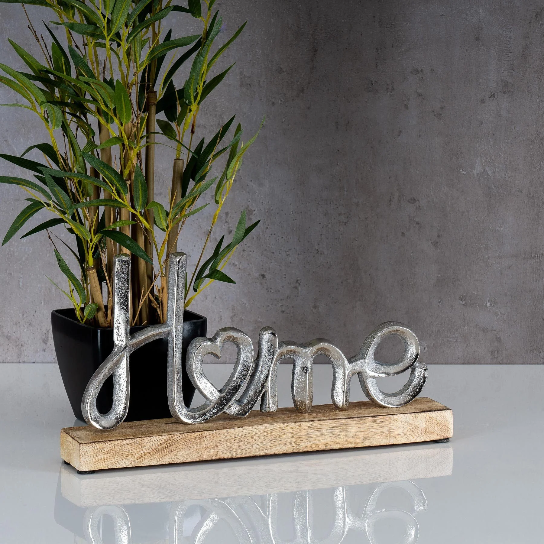 Deko-Schriftzug „Home“ – Metall & Mangoholz, 17 × 11 × 5 cm